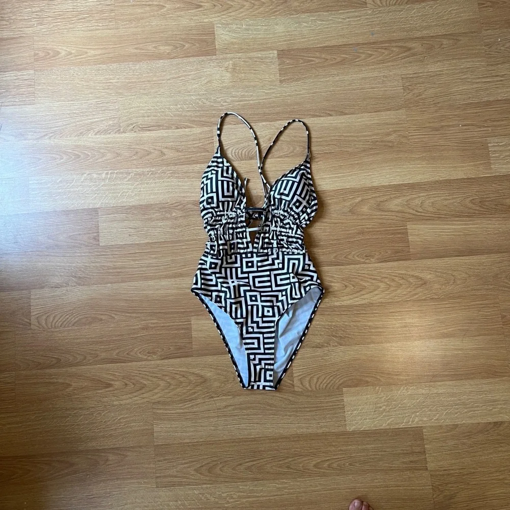 Geometric Deep V-Neck Swimsuit Medium Greek Key One Piece Cutout Bathing Suit